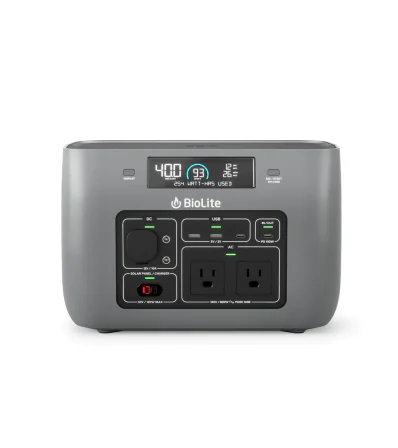 Комплект Зарядно устройство Biolite BaseCharge 600 + Соларен панел BioLite Solarpanel 100 + Кабел BioLite 12V Car Charging 10 FT
